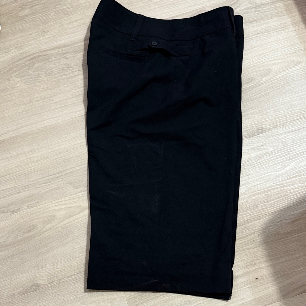 LOFT Women's Black Capris